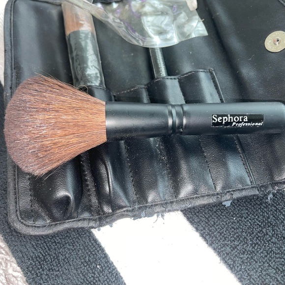 New Sephora Professional Set of 3 Makeup Brushes with Roll Up Carrying Case - Picture 5 of 8